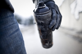 Краска для граффити с низким давлением Montana Tarblack черная 500 мл