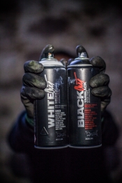 Краска для граффити с высоким давлением Montana Blackout Tarblack черная 400 мл